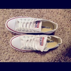 Brand new never worn white converse! Size 7